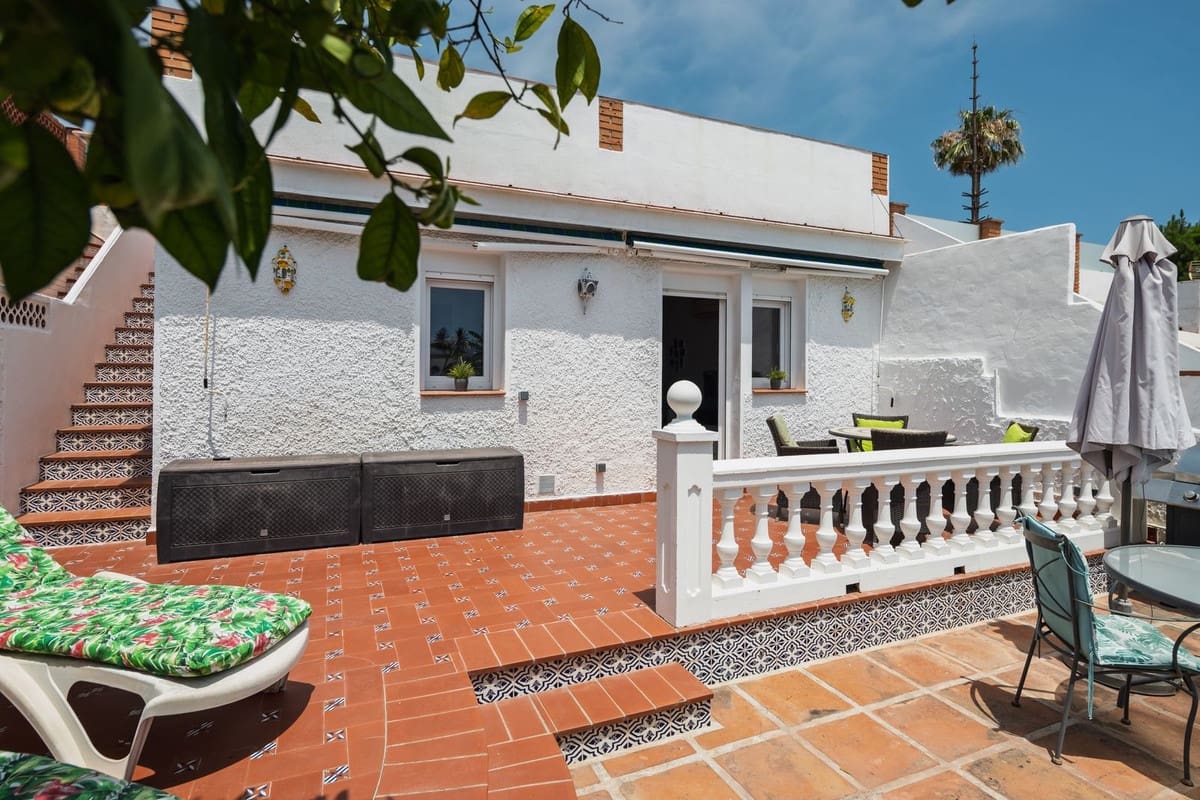 2 makuuhuone Omakotitalo myytävänä paikassa Torremolinos - 350 000 € (Ref: 9915989)