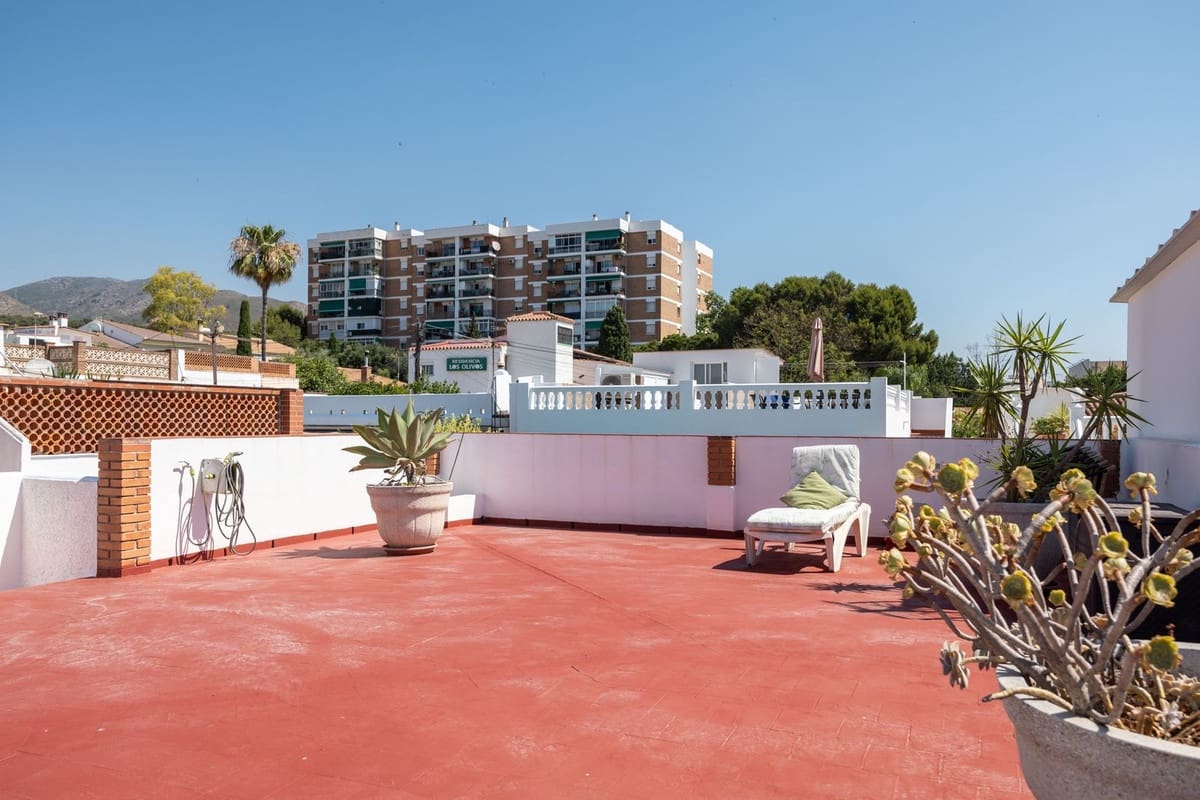 2 makuuhuone Omakotitalo myytävänä paikassa Torremolinos - 350 000 € (Ref: 9915989)