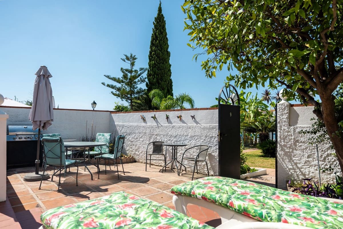 2 makuuhuone Omakotitalo myytävänä paikassa Torremolinos - 350 000 € (Ref: 9915989)