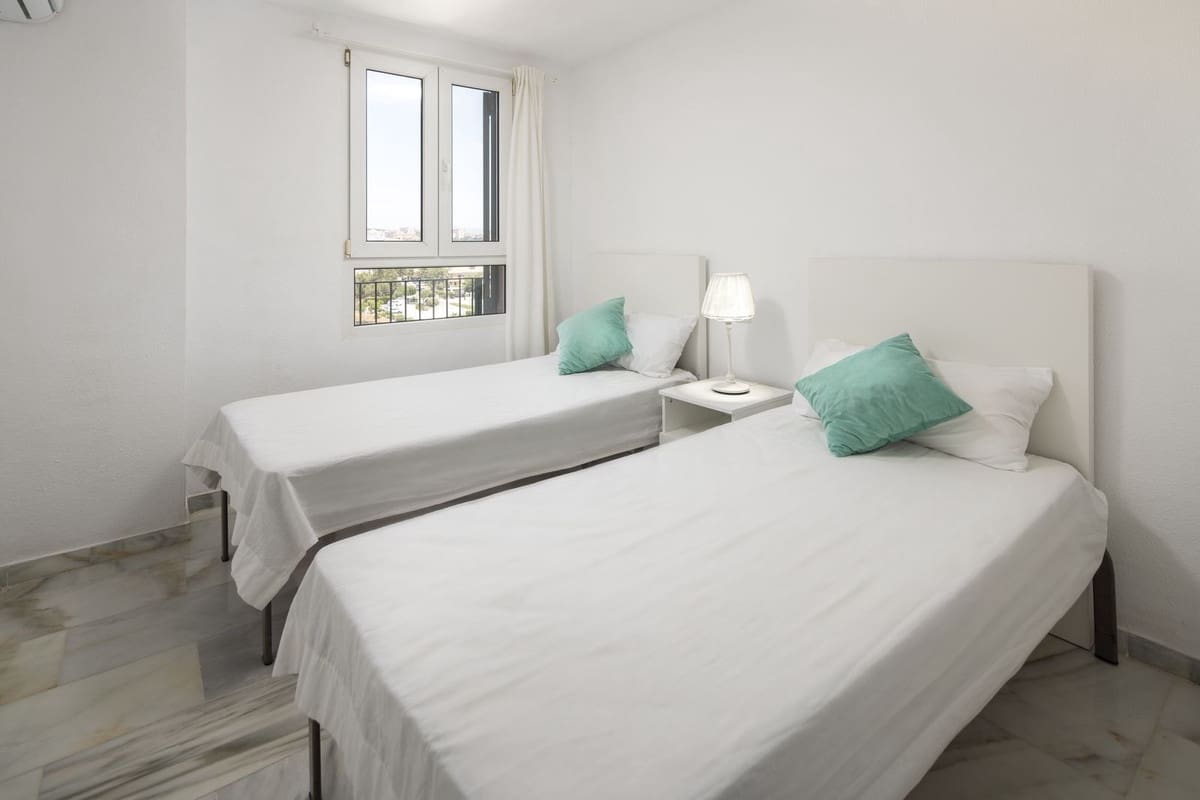 2 bedroom Beach Apartment for sale in Benalmadena - € 390,000 (Ref: 9953450)
