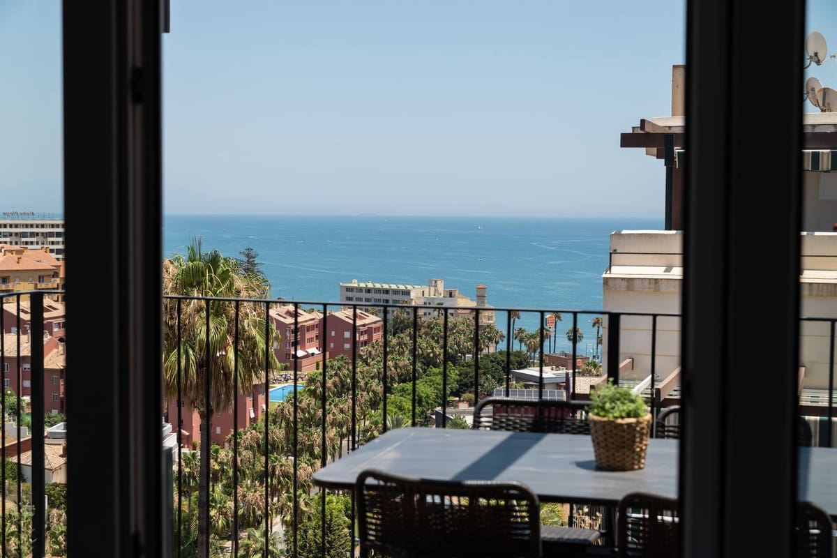 2 bedroom Beach Apartment for sale in Benalmadena - € 390,000 (Ref: 9953450)