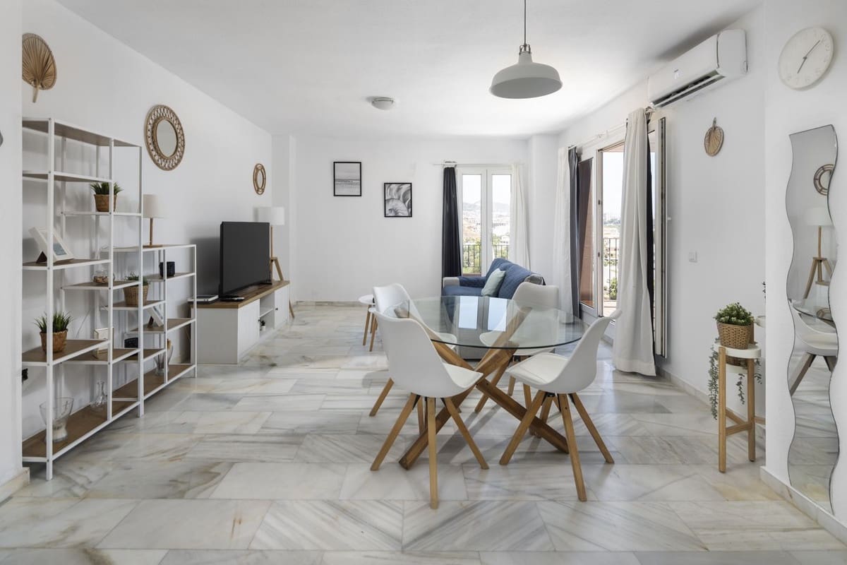 2 bedroom Beach Apartment for sale in Benalmadena - € 390,000 (Ref: 9953450)