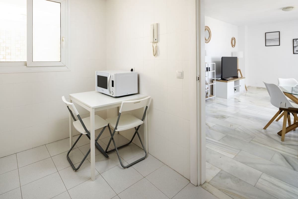 2 bedroom Beach Apartment for sale in Benalmadena - € 390,000 (Ref: 9953450)