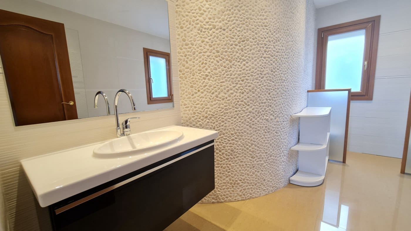 4 bedroom Villa for sale in Santa Ponsa with pool garage - € 2,800,000 (Ref: 7327510)