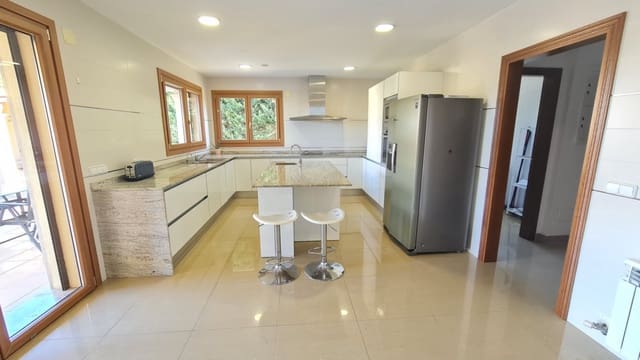 Chalet de 4 habitaciones en Santa Ponsa, Calvià en venta con piscina garaje - 2.800.000 € (Ref: 7327510)
