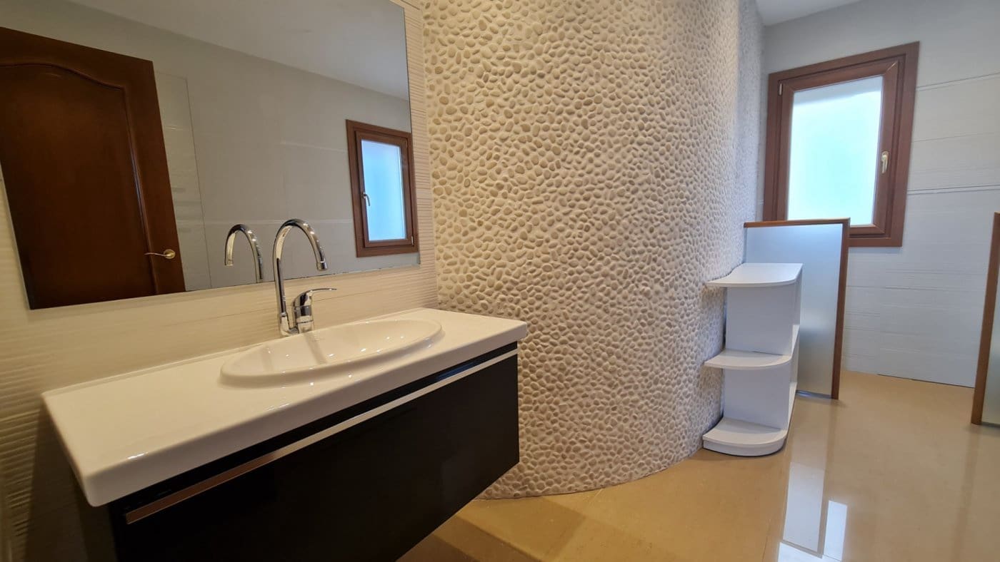 4 bedroom Villa for sale in Santa Ponsa with pool garage - € 2,800,000 (Ref: 7327510)