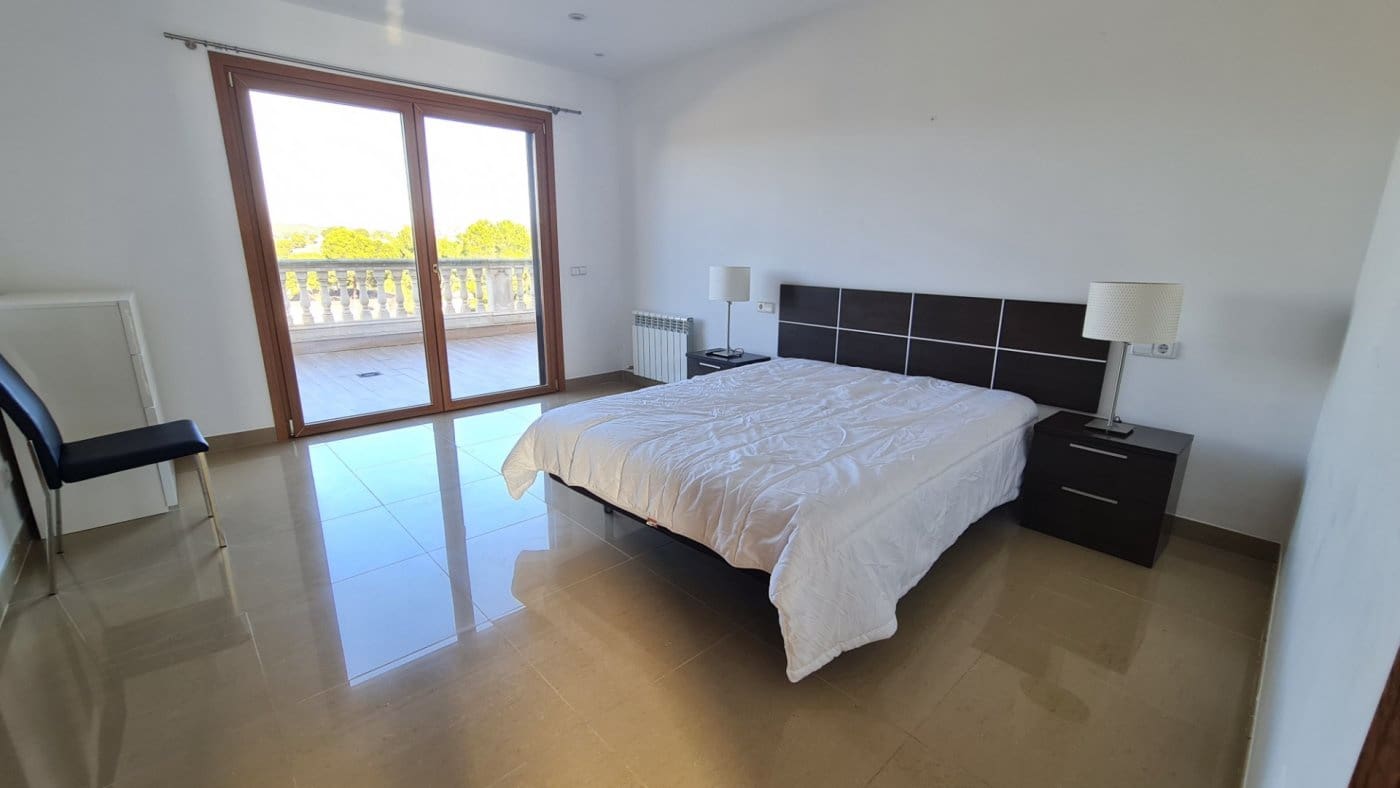 4 bedroom Villa for sale in Santa Ponsa with pool garage - € 2,800,000 (Ref: 7327510)