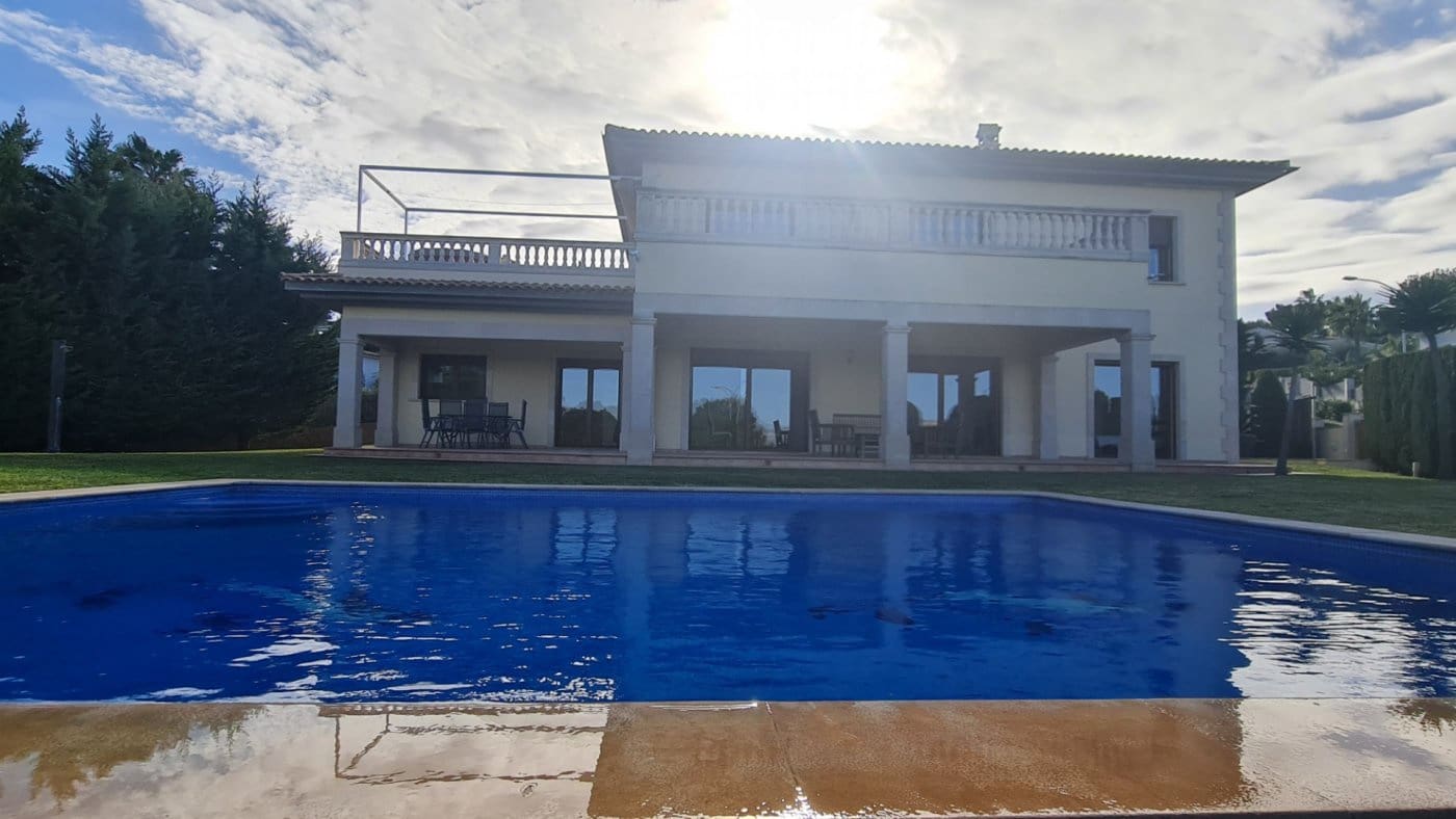 4 bedroom Villa for sale in Santa Ponsa with pool garage - € 2,800,000 (Ref: 7327510)