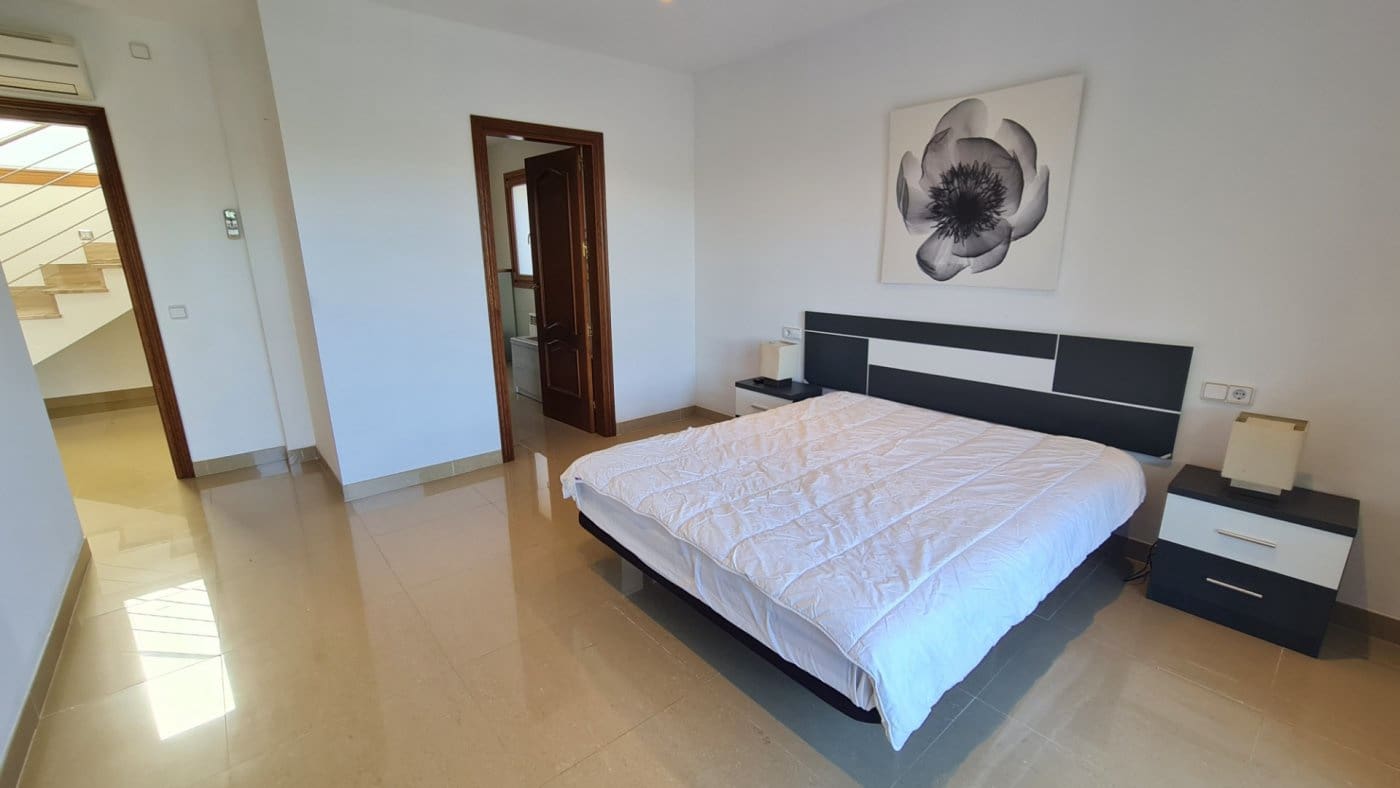 4 bedroom Villa for sale in Santa Ponsa with pool garage - € 2,800,000 (Ref: 7327510)