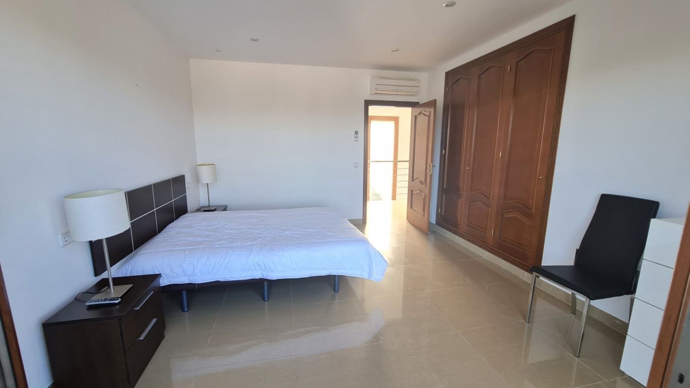 4 bedroom Villa for sale in Santa Ponsa with pool garage - € 2,800,000 (Ref: 7327510)