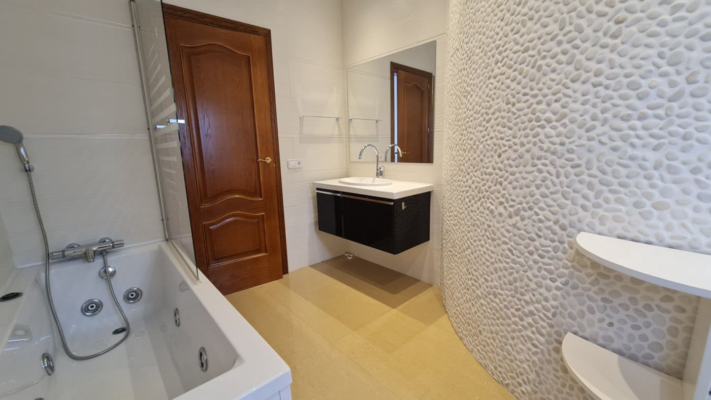 4 bedroom Villa for sale in Santa Ponsa with pool garage - € 2,800,000 (Ref: 7327510)