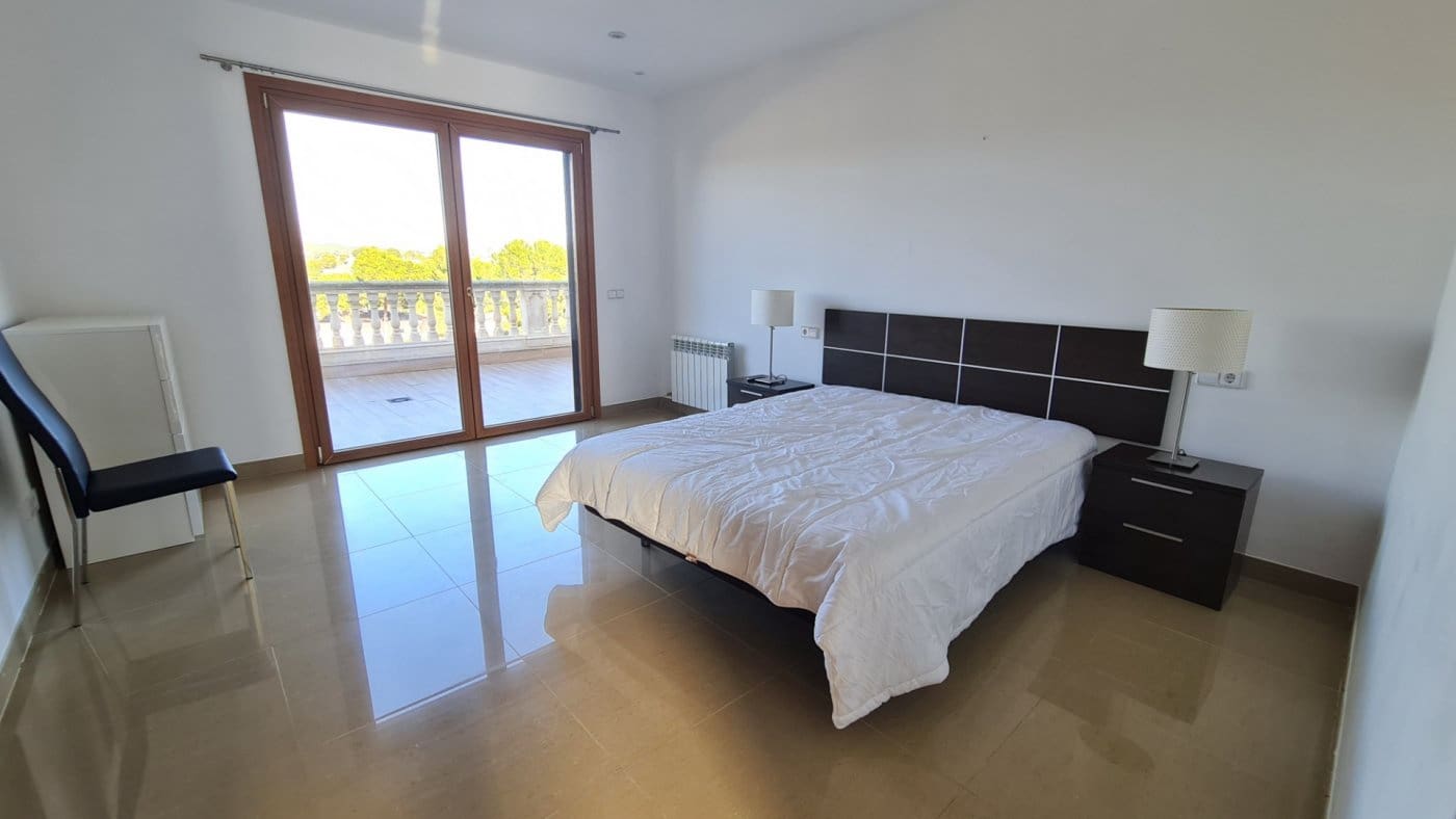 4 bedroom Villa for sale in Santa Ponsa with pool garage - € 2,800,000 (Ref: 7327510)