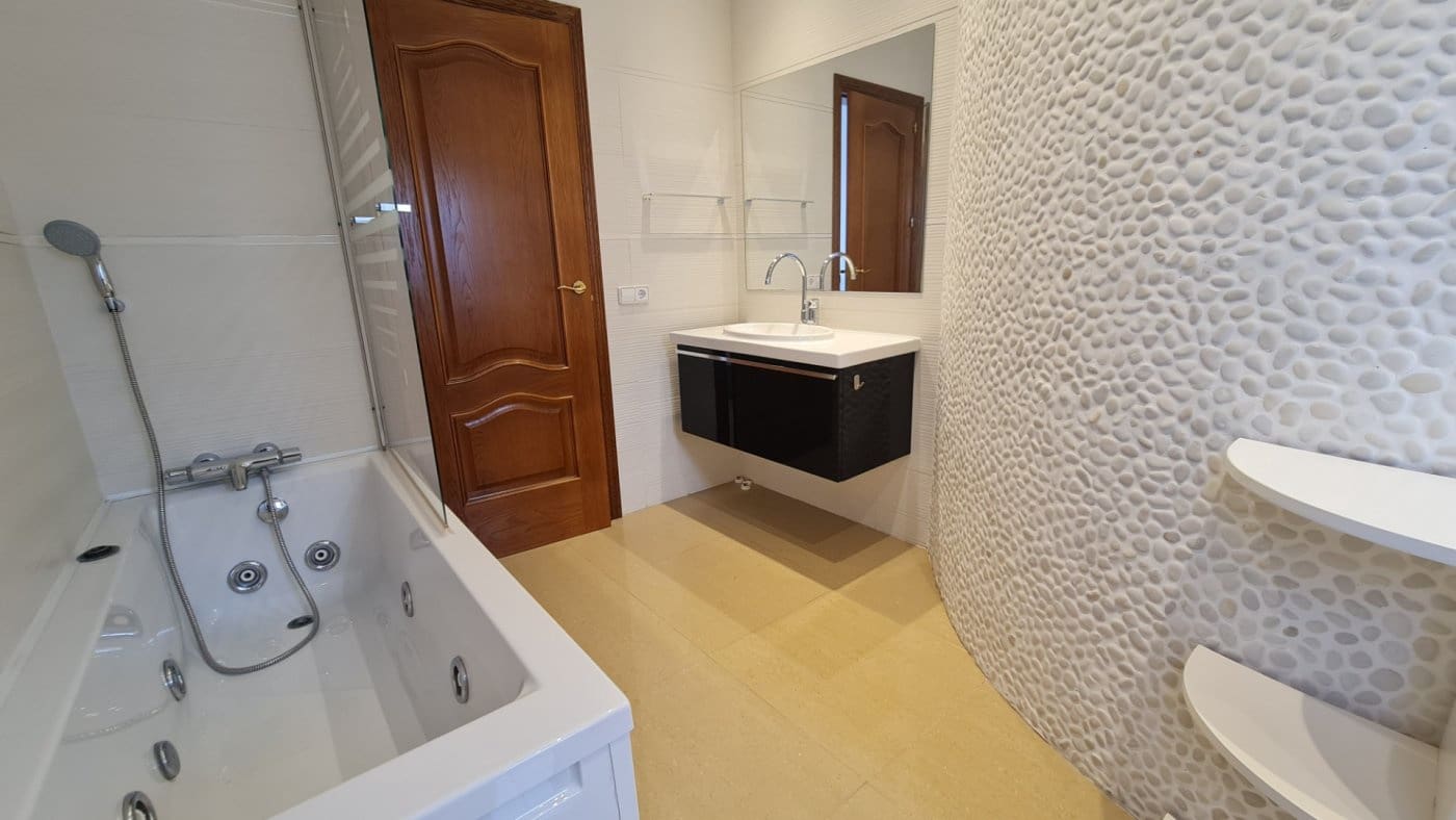 4 bedroom Villa for sale in Santa Ponsa with pool garage - € 2,800,000 (Ref: 7327510)