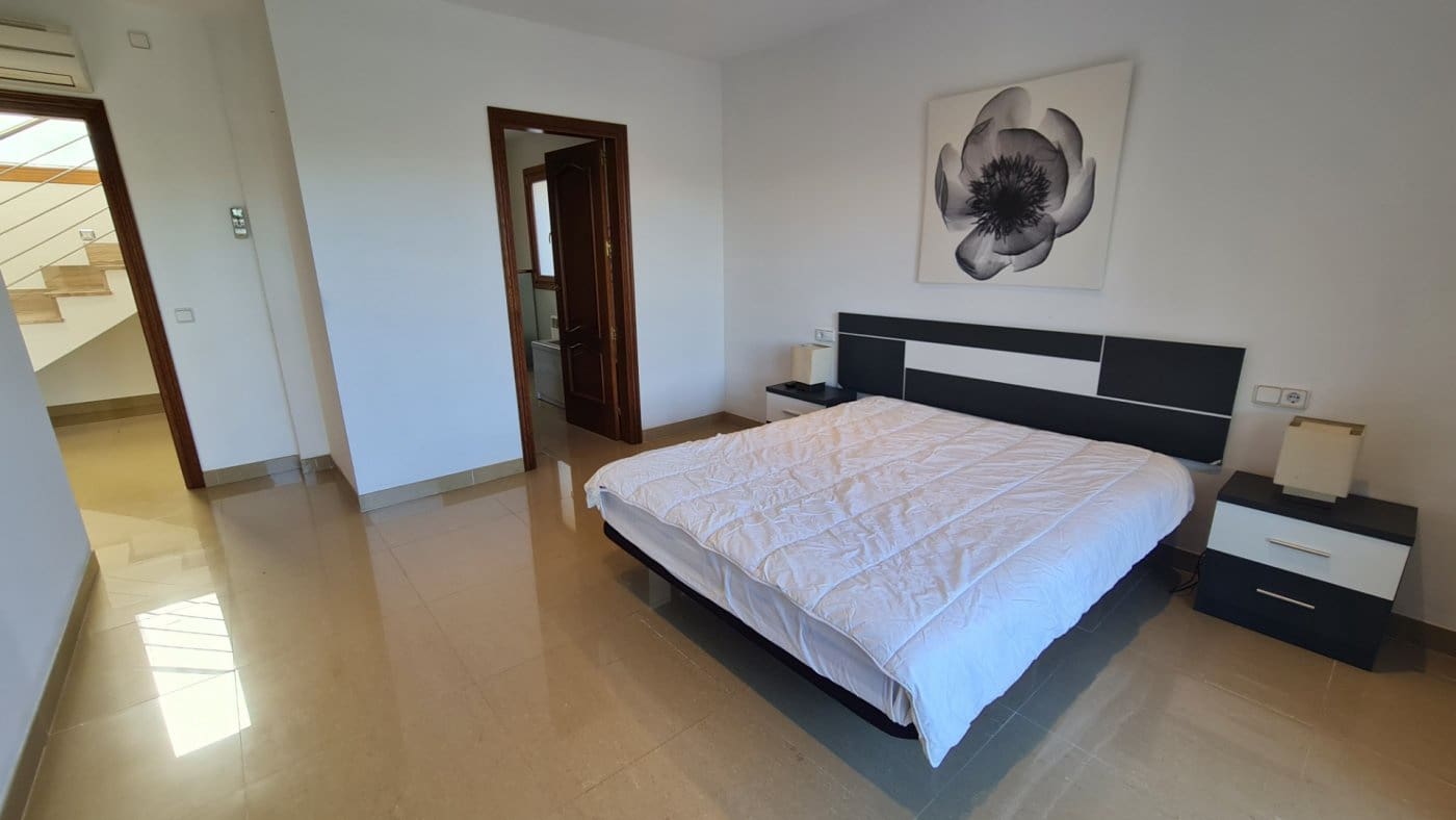 4 bedroom Villa for sale in Santa Ponsa with pool garage - € 2,800,000 (Ref: 7327510)