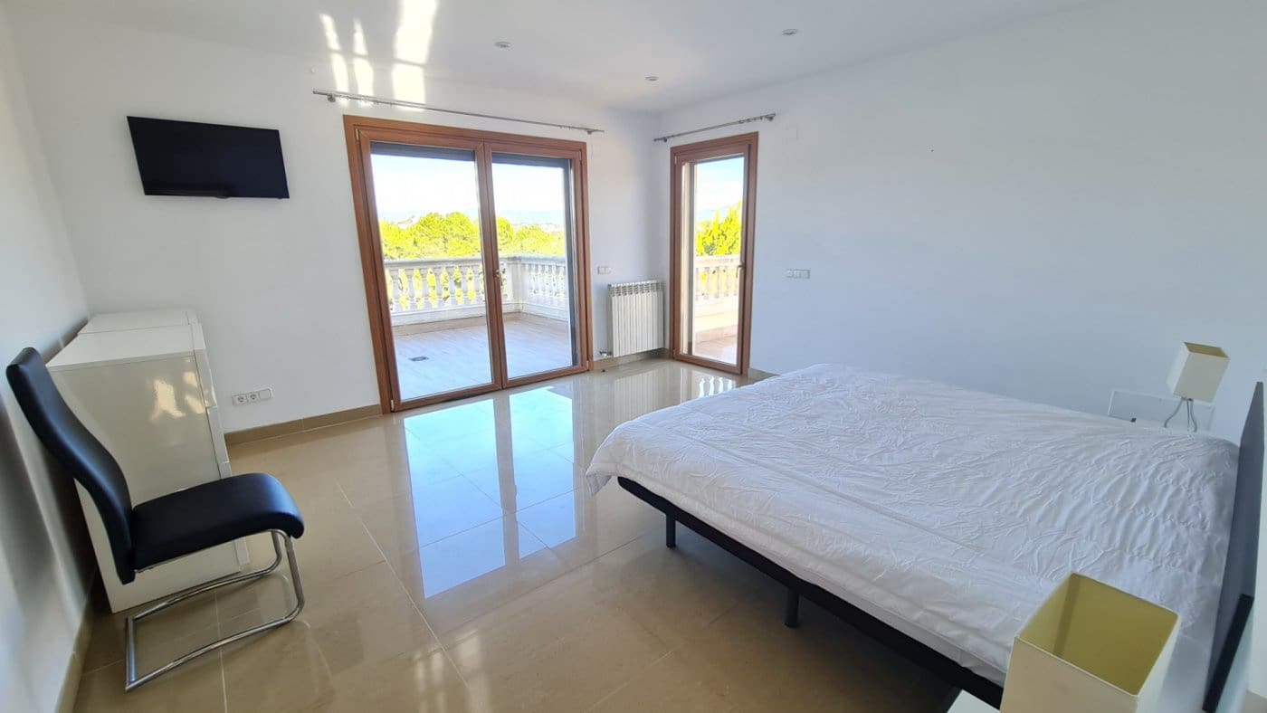 4 bedroom Villa for sale in Santa Ponsa with pool garage - € 2,800,000 (Ref: 7327510)