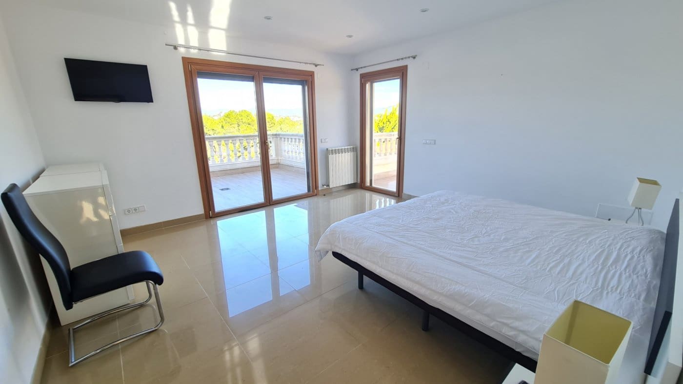 4 bedroom Villa for sale in Santa Ponsa with pool garage - € 2,800,000 (Ref: 7327510)