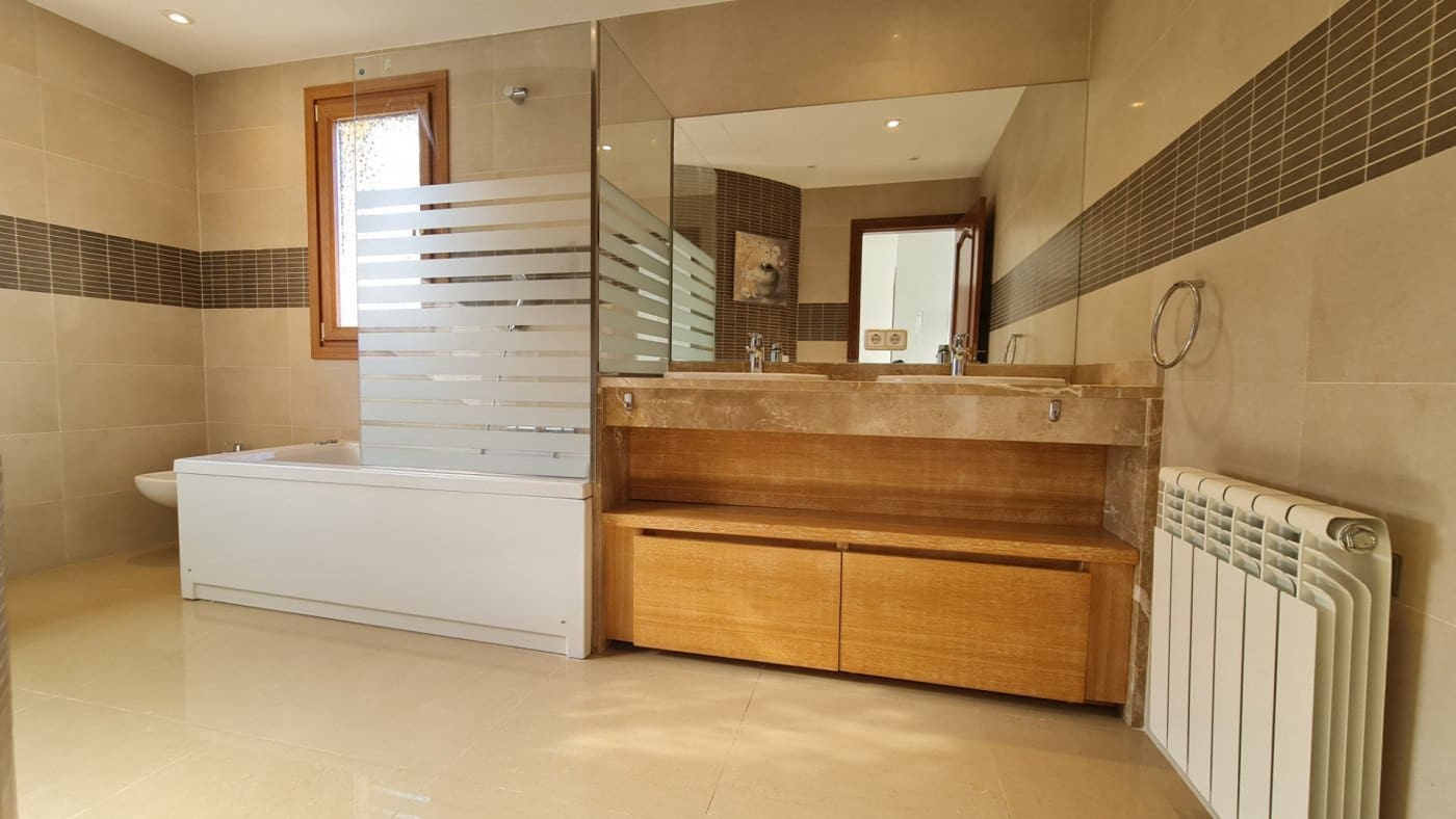 4 bedroom Villa for sale in Santa Ponsa with pool garage - € 2,800,000 (Ref: 7327510)