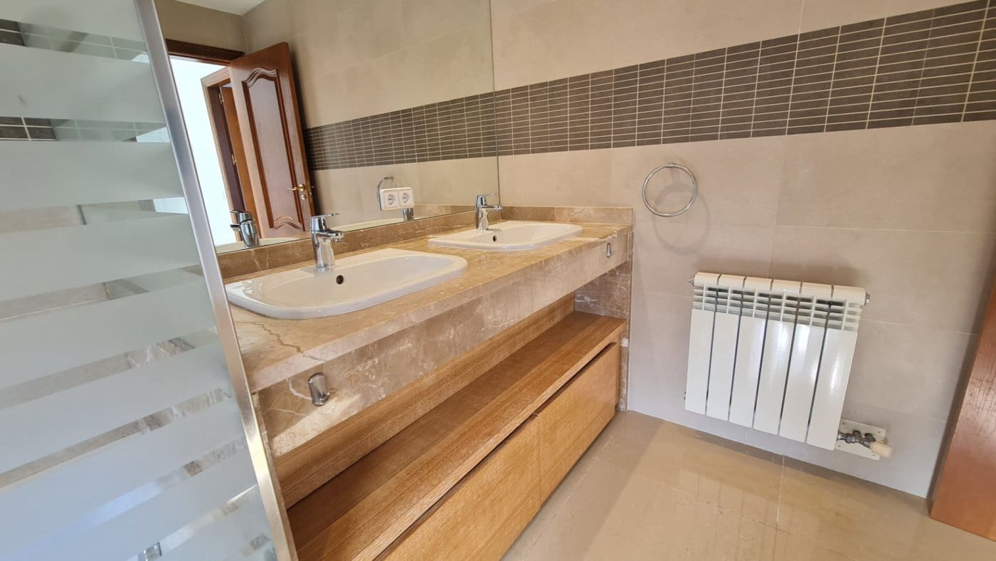 4 bedroom Villa for sale in Santa Ponsa with pool garage - € 2,800,000 (Ref: 7327510)