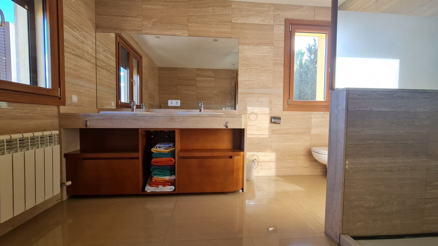 4 bedroom Villa for sale in Santa Ponsa with pool garage - € 2,800,000 (Ref: 7327510)