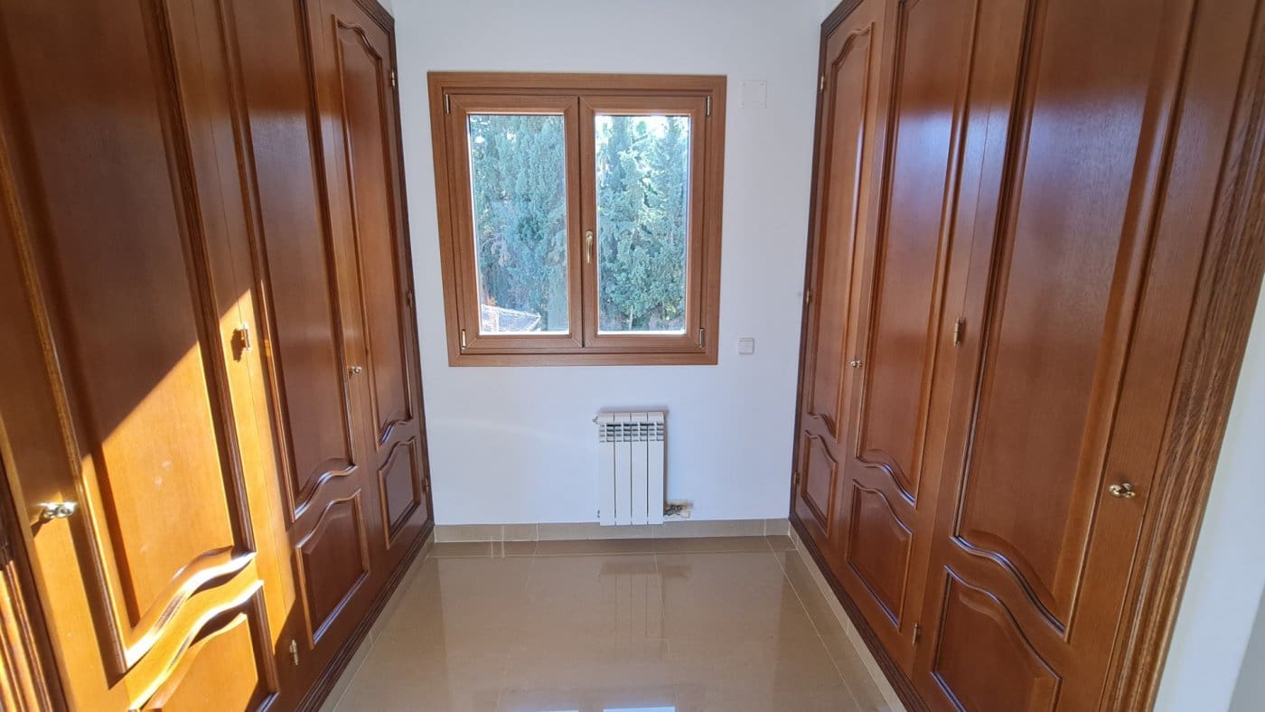 4 bedroom Villa for sale in Santa Ponsa with pool garage - € 2,800,000 (Ref: 7327510)