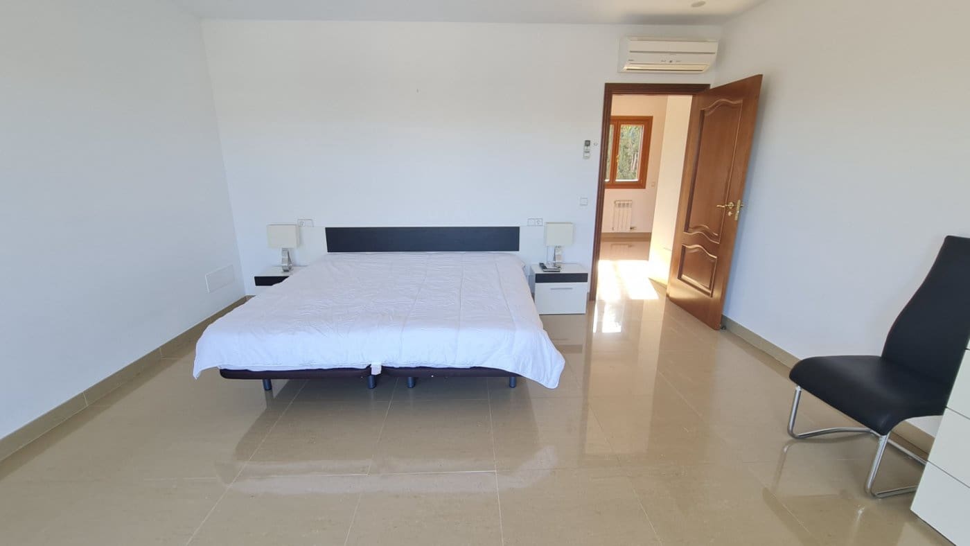 4 bedroom Villa for sale in Santa Ponsa with pool garage - € 2,800,000 (Ref: 7327510)