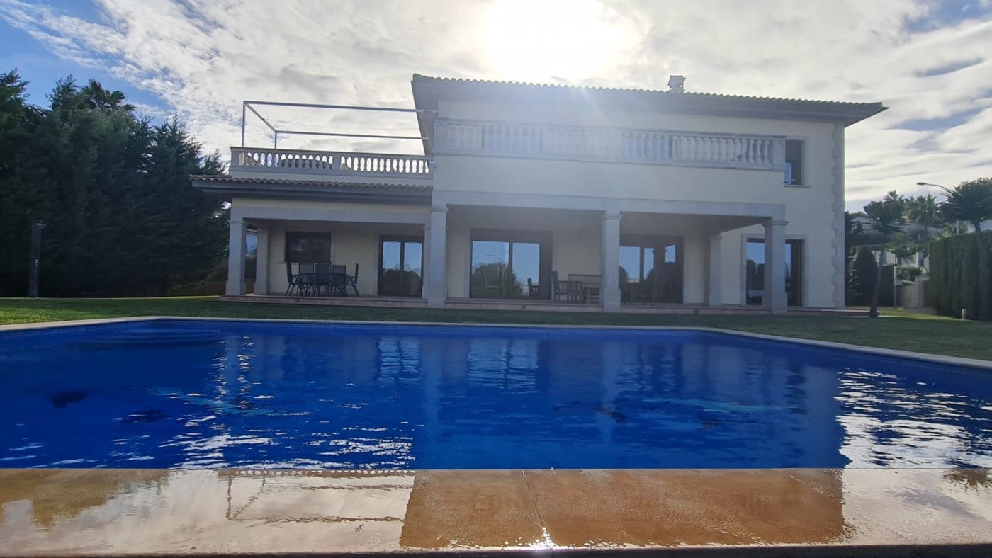 4 bedroom Villa for sale in Santa Ponsa with pool garage - € 2,800,000 (Ref: 7327510)