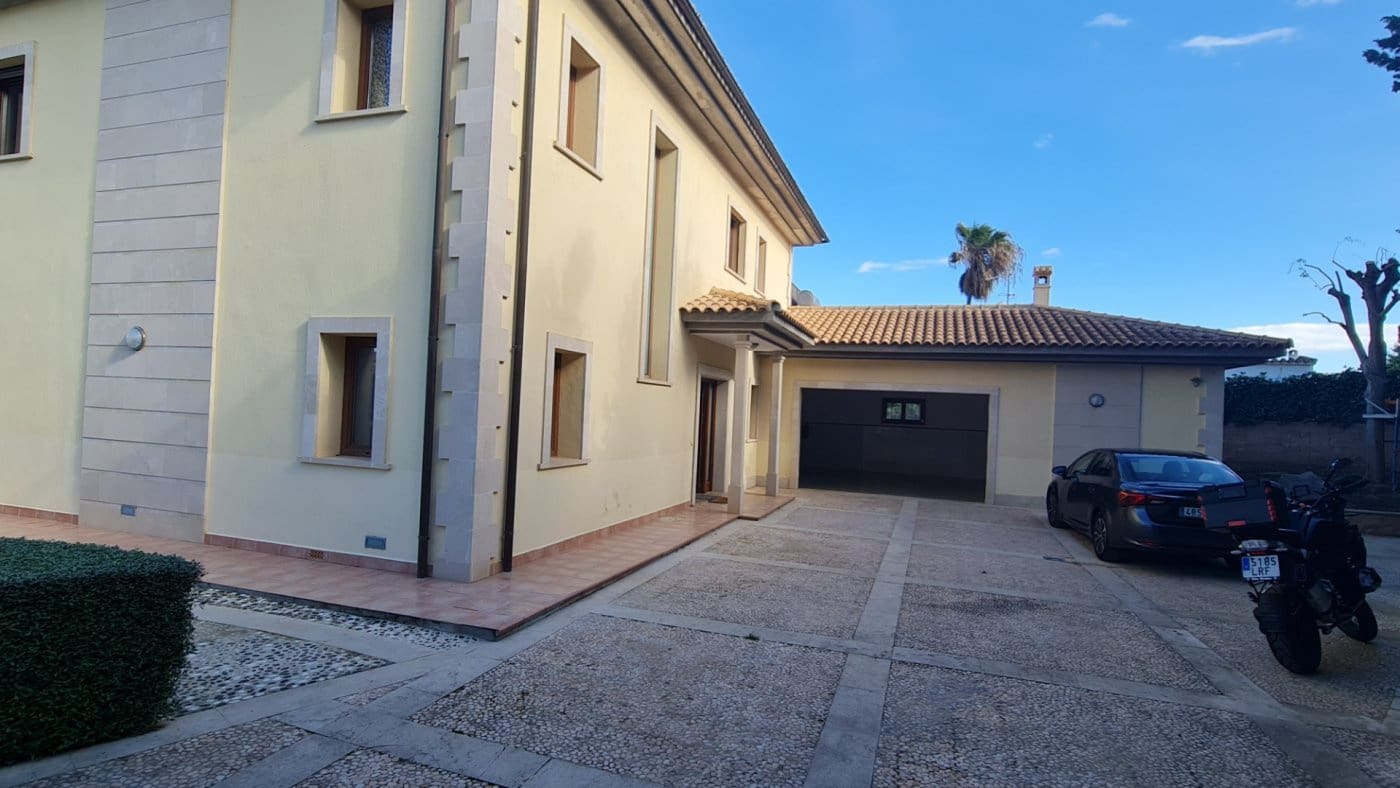 4 bedroom Villa for sale in Santa Ponsa with pool garage - € 2,800,000 (Ref: 7327510)