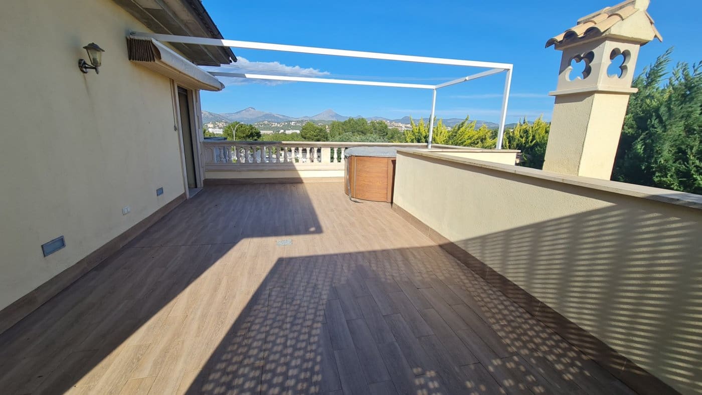 4 bedroom Villa for sale in Santa Ponsa with pool garage - € 2,800,000 (Ref: 7327510)