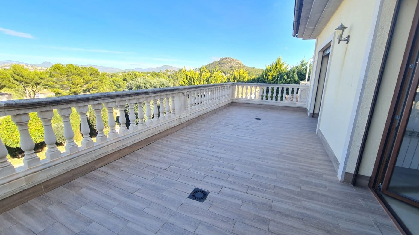 4 bedroom Villa for sale in Santa Ponsa with pool garage - € 2,800,000 (Ref: 7327510)