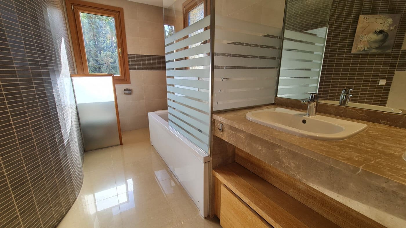 4 bedroom Villa for sale in Santa Ponsa with pool garage - € 2,800,000 (Ref: 7327510)