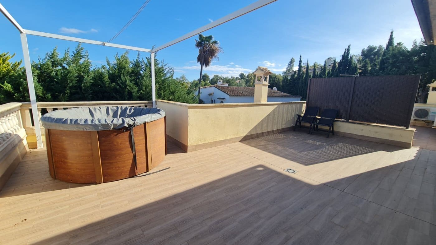 4 bedroom Villa for sale in Santa Ponsa with pool garage - € 2,800,000 (Ref: 7327510)