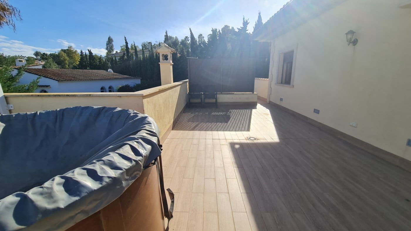 4 bedroom Villa for sale in Santa Ponsa with pool garage - € 2,800,000 (Ref: 7327510)