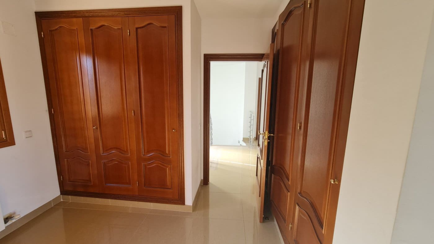 4 bedroom Villa for sale in Santa Ponsa with pool garage - € 2,800,000 (Ref: 7327510)