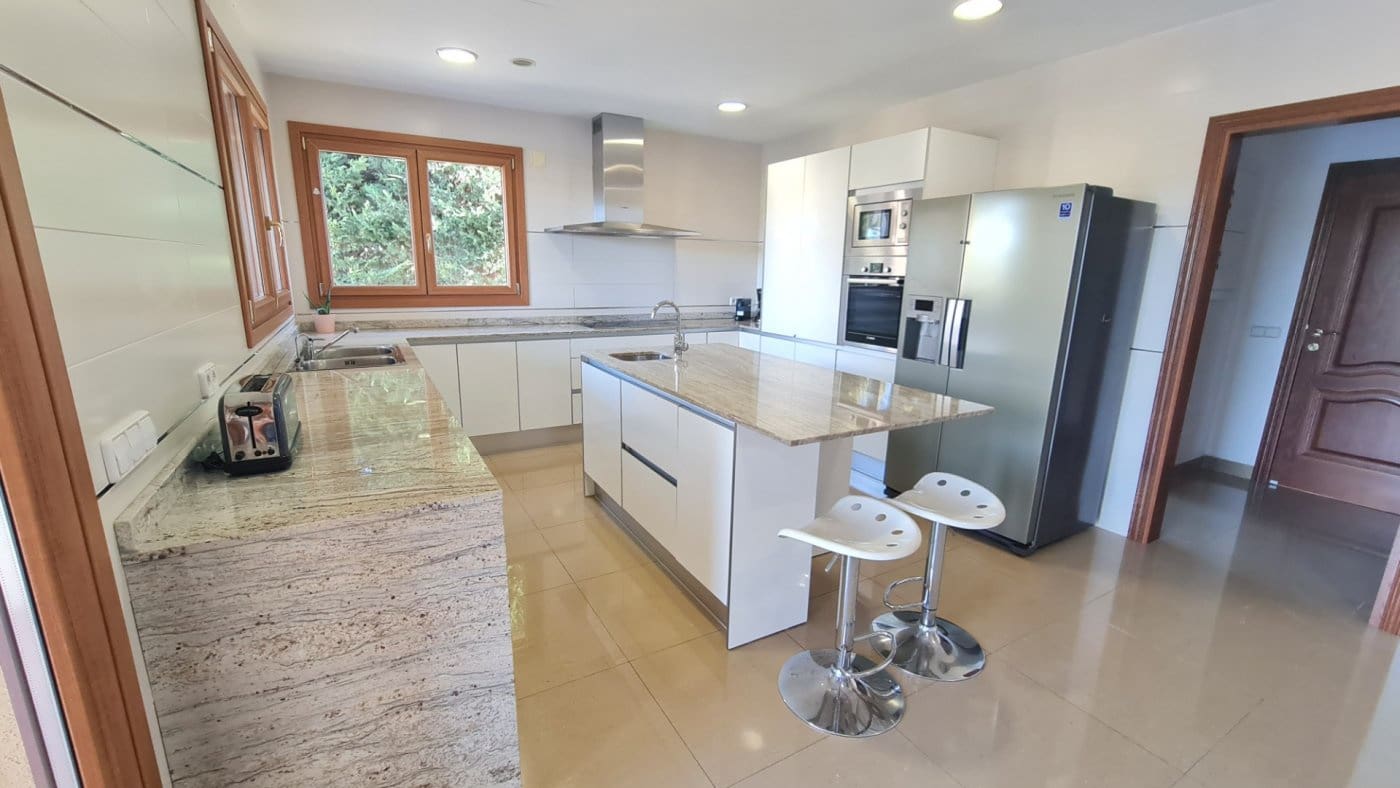 4 bedroom Villa for sale in Santa Ponsa with pool garage - € 2,800,000 (Ref: 7327510)