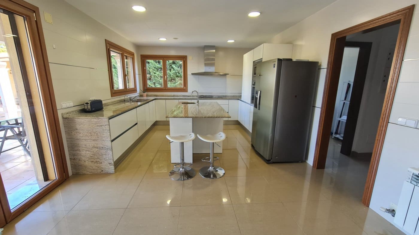 4 bedroom Villa for sale in Santa Ponsa with pool garage - € 2,800,000 (Ref: 7327510)