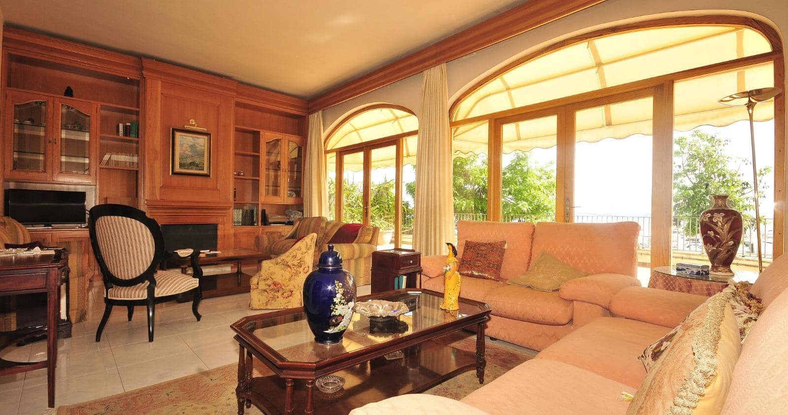 11 soveværelse Semi-Rækkehus til salg i Cala Mayor - € 3.500.000 (Ref: 8107361)