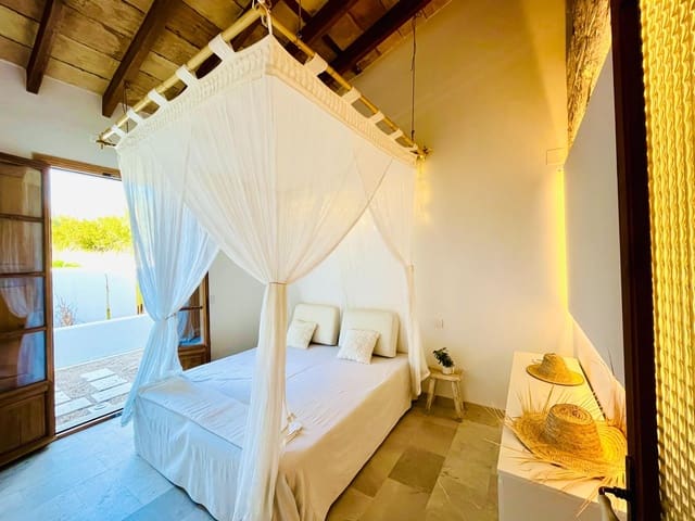 7 soveværelse Villa til salg i Palma de Mallorca med swimmingpool - € 1.295.000 (Ref: 8893072)