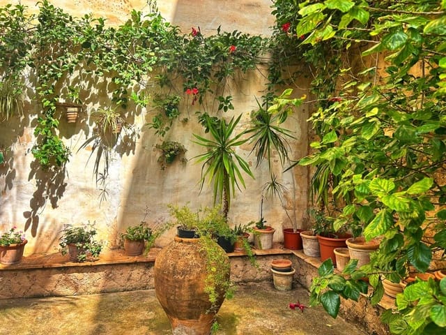 5 bedroom Villa for sale in Sóller - € 1,800,000 (Ref: 8970333)