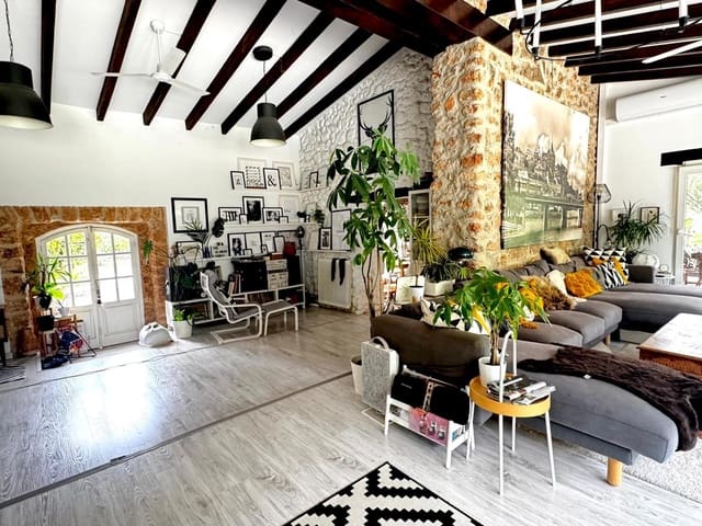 4 Zimmer Villa zu verkaufen in Santa Eugènia mit Pool Garage - 1.800.000 € (Ref: 8988485)