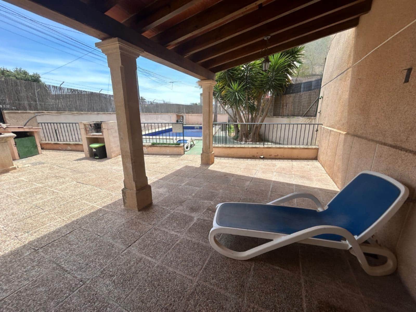 6 Zimmer Villa zu verkaufen in Palma de Mallorca mit Pool - 860.000 € (Ref: 9031429)