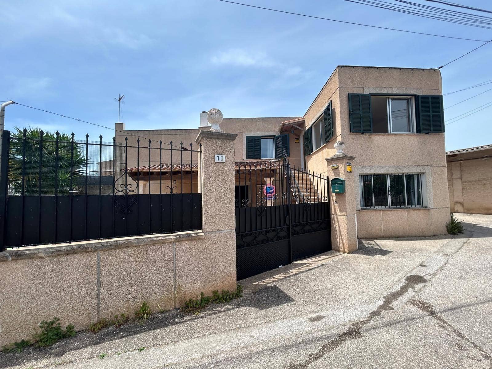 6 Zimmer Villa zu verkaufen in Palma de Mallorca mit Pool - 860.000 € (Ref: 9031429)