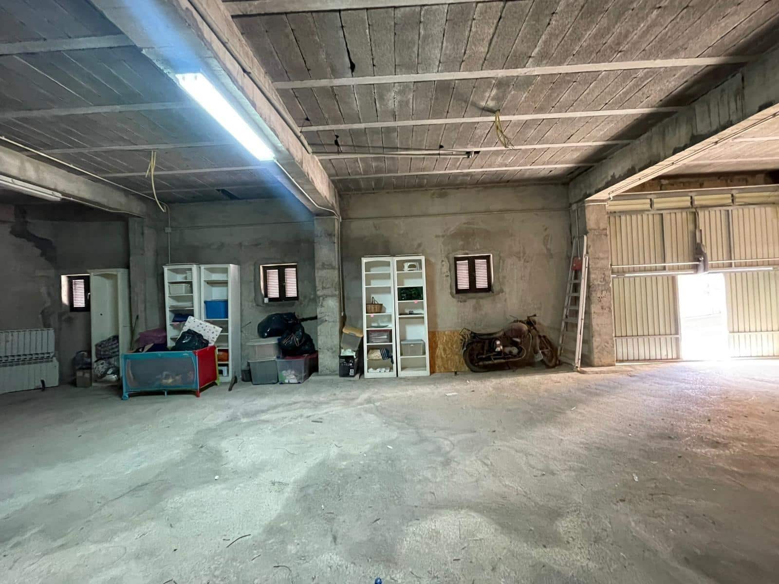 Erhverv til salg i Buger - € 170.000 (Ref: 9611520)