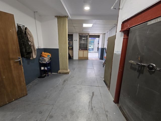 1 bedroom Commercial for rent in Cort, Palma de Mallorca - € 1,700 (Ref: 9721683)