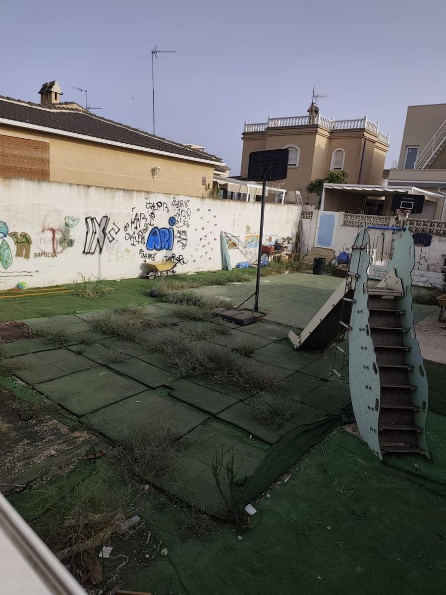 Tomt till salu i Torrevieja - 180 000 € (Ref: 10015659)
