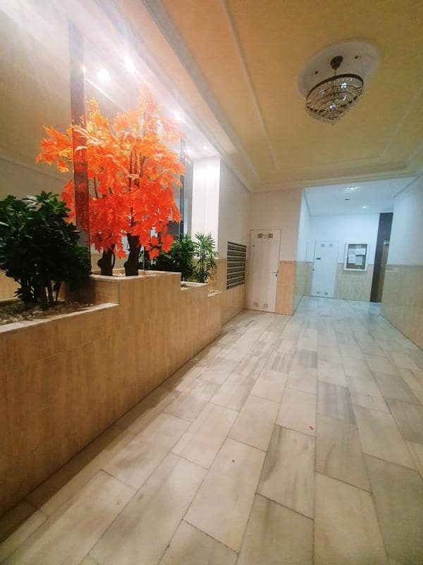 1 slaapkamer Penthouse te koop in Torrevieja met zwembad - € 169.000 (Ref: 10017587)