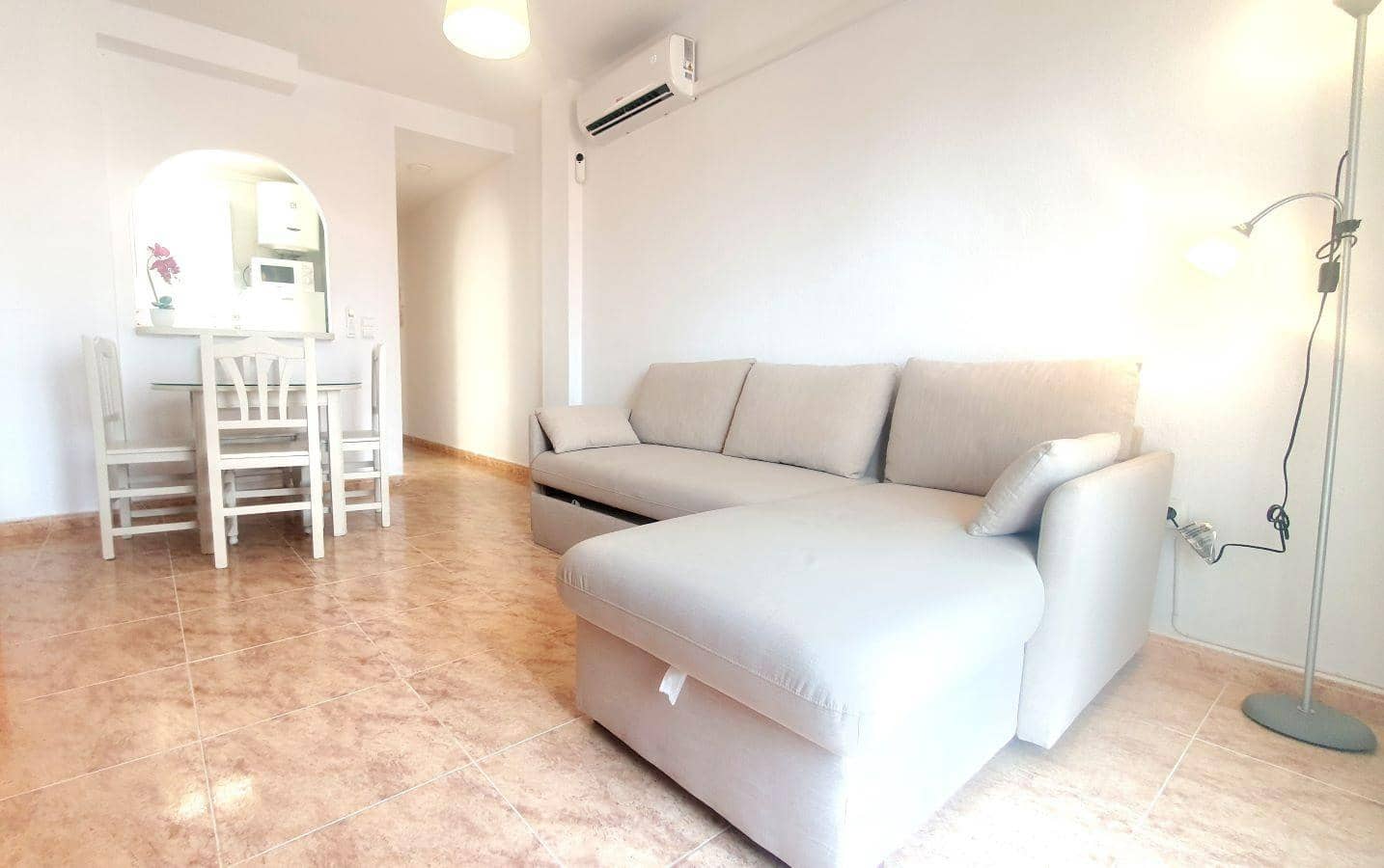 1 slaapkamer Penthouse te koop in Torrevieja met zwembad - € 169.000 (Ref: 10017587)