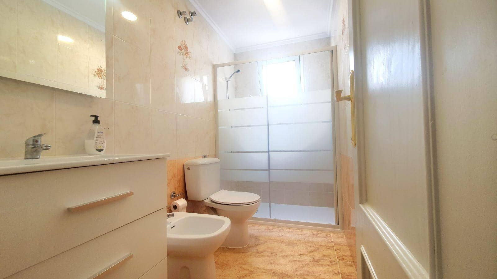 1 slaapkamer Penthouse te koop in Torrevieja met zwembad - € 169.000 (Ref: 10017587)