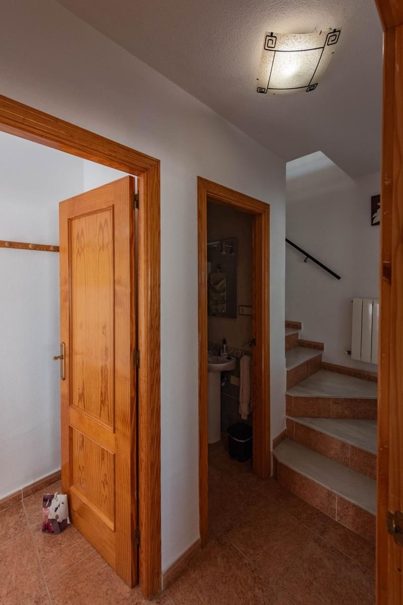 6 soveværelse Rækkehus til salg i Torrevieja med garage - € 299.900 (Ref: 10024234)