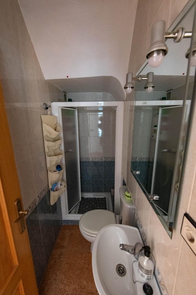 6 soveværelse Rækkehus til salg i Torrevieja med garage - € 299.900 (Ref: 10024234)