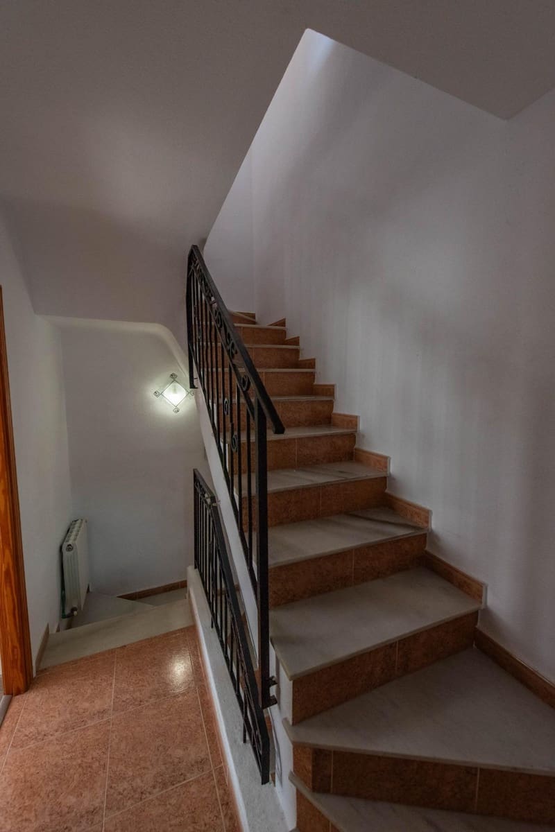 6 soveværelse Rækkehus til salg i Torrevieja med garage - € 299.900 (Ref: 10024234)